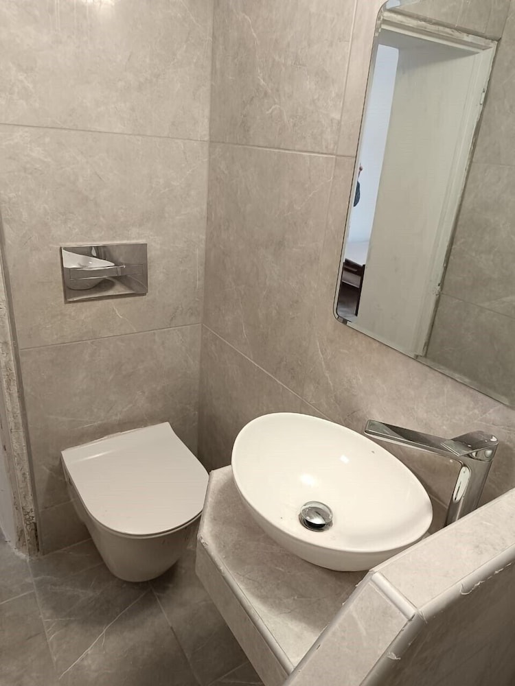 Marcos Rooms 38/44