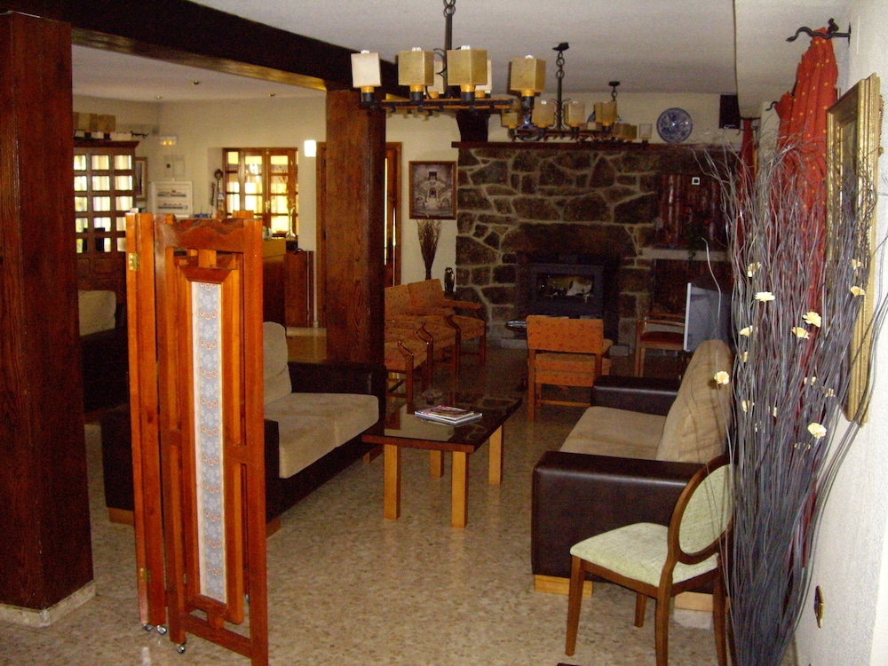 HOSTAL SIETE PICOS 30/46