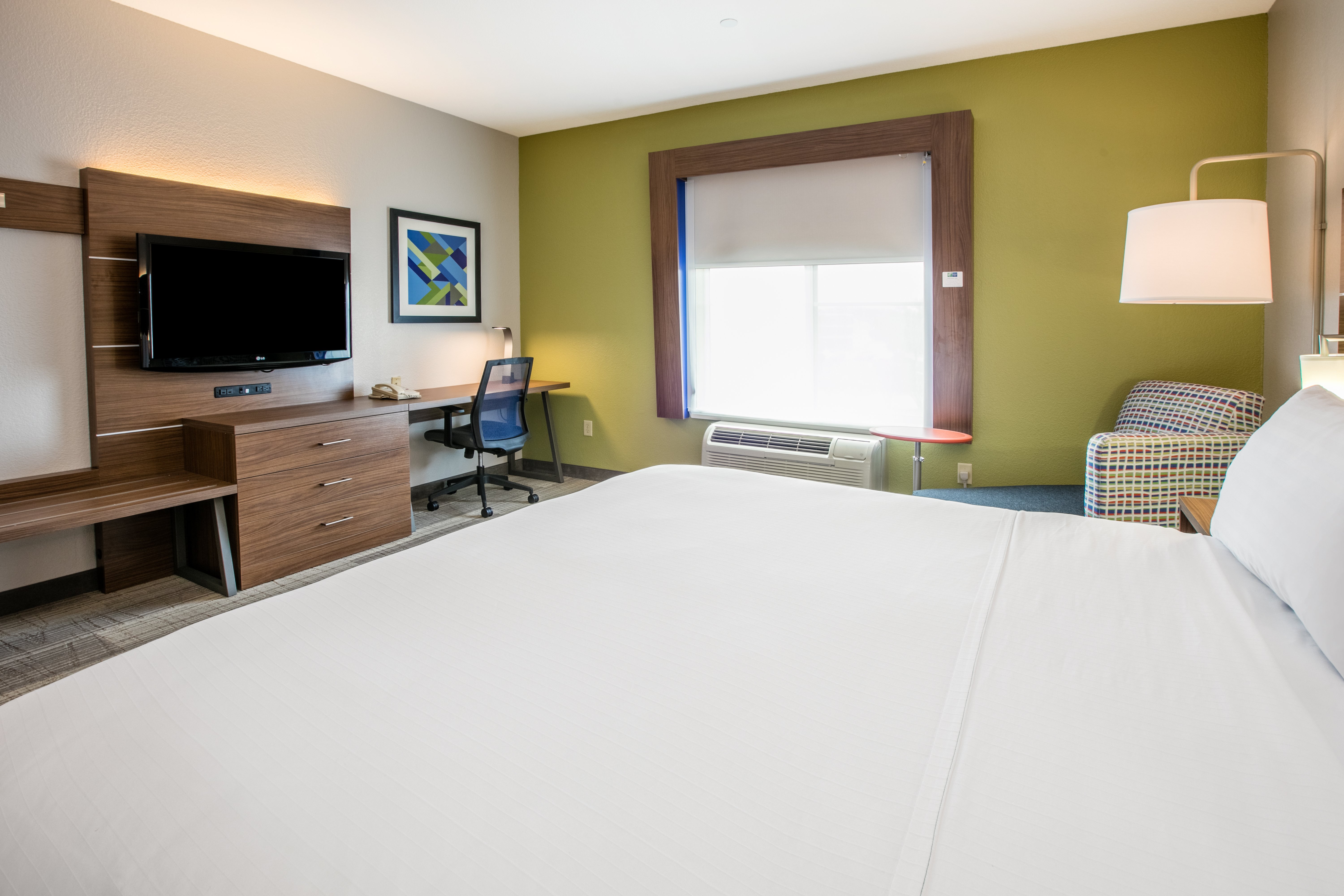 Holiday Inn Express Hotel And Suites Dallas Grand Prairie I 20 30/80