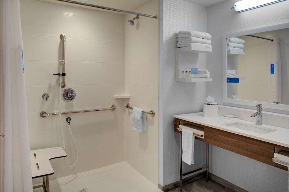 Hampton Inn Suites Flagstaff East Az 17/44