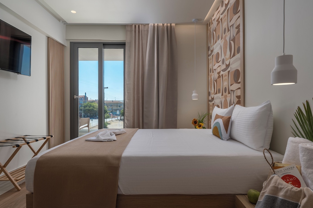 Sandy Seaside Suites 24/66