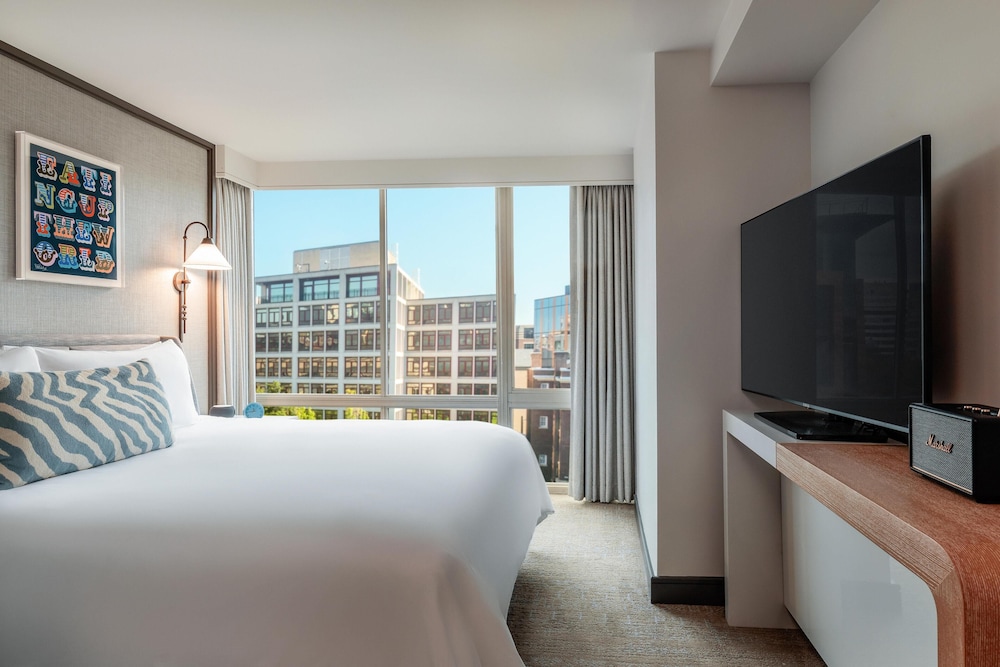 1 Bedroom, Rose, Suite, King Bed, Sofa