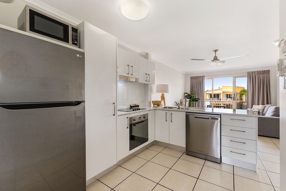 COOLUM BEACH GETAWAY RESORT 48/58