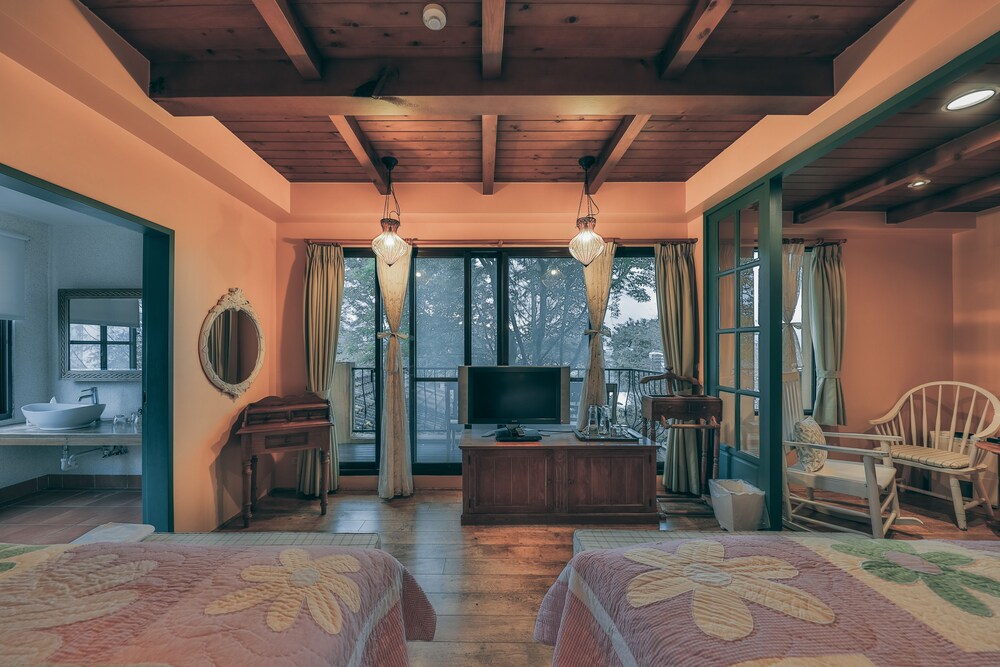 Sunday Home 52/68