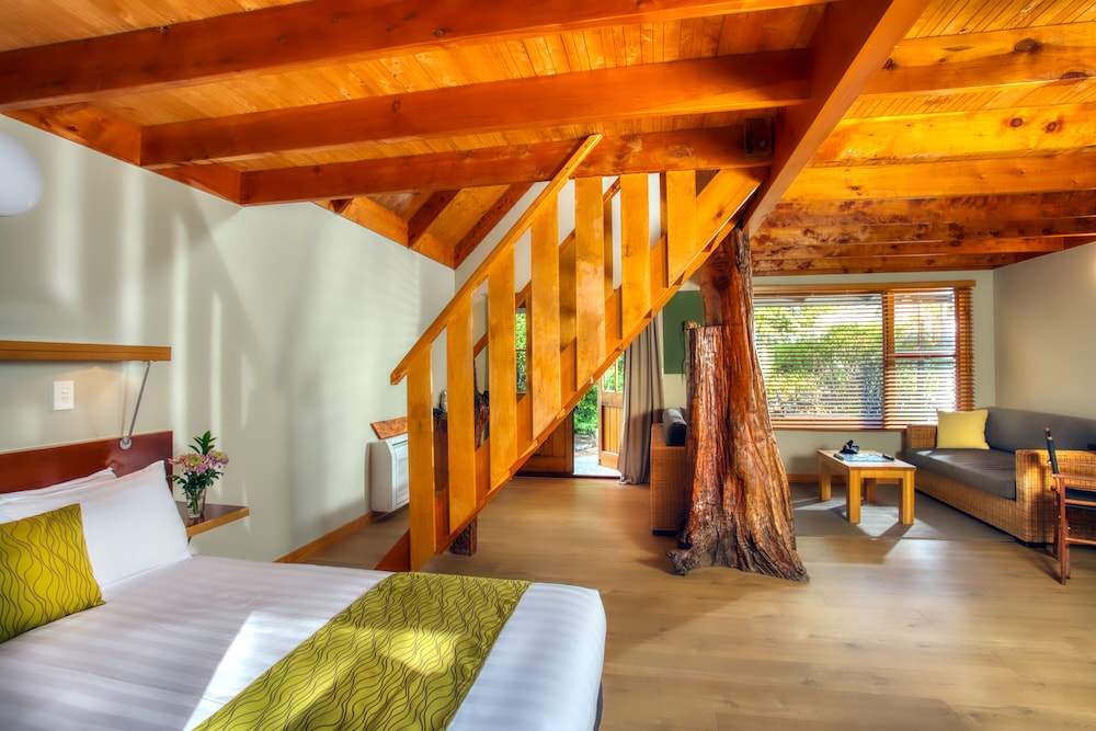 Awaroa Lodge 13/50