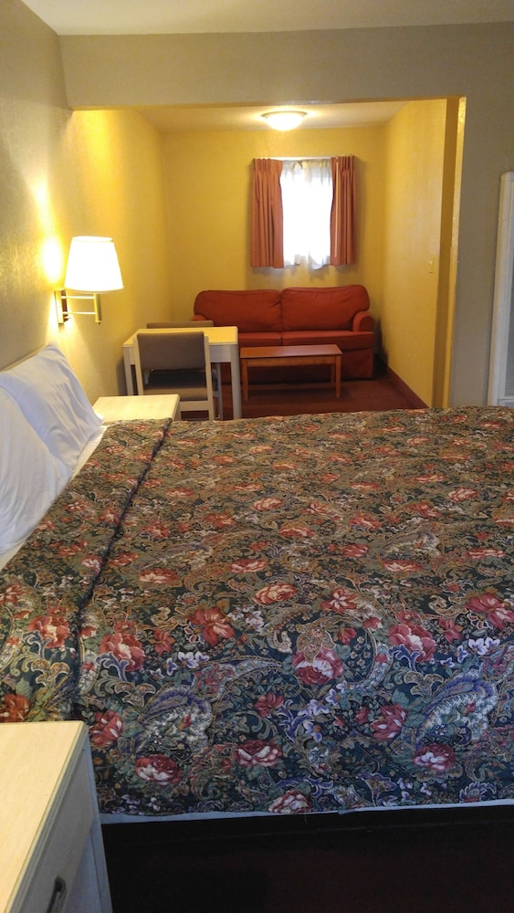 Surf City Inn And Suites 16/50