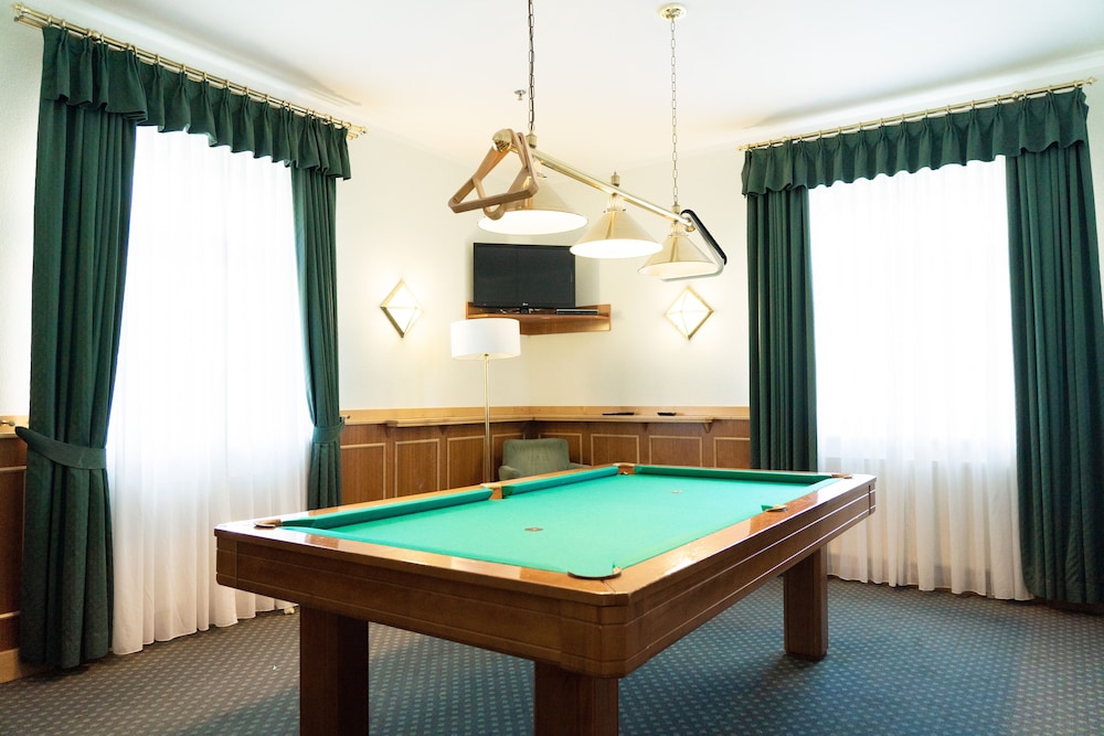 Van Der Valk Schlosshotel Grosser Gasthof 11/59