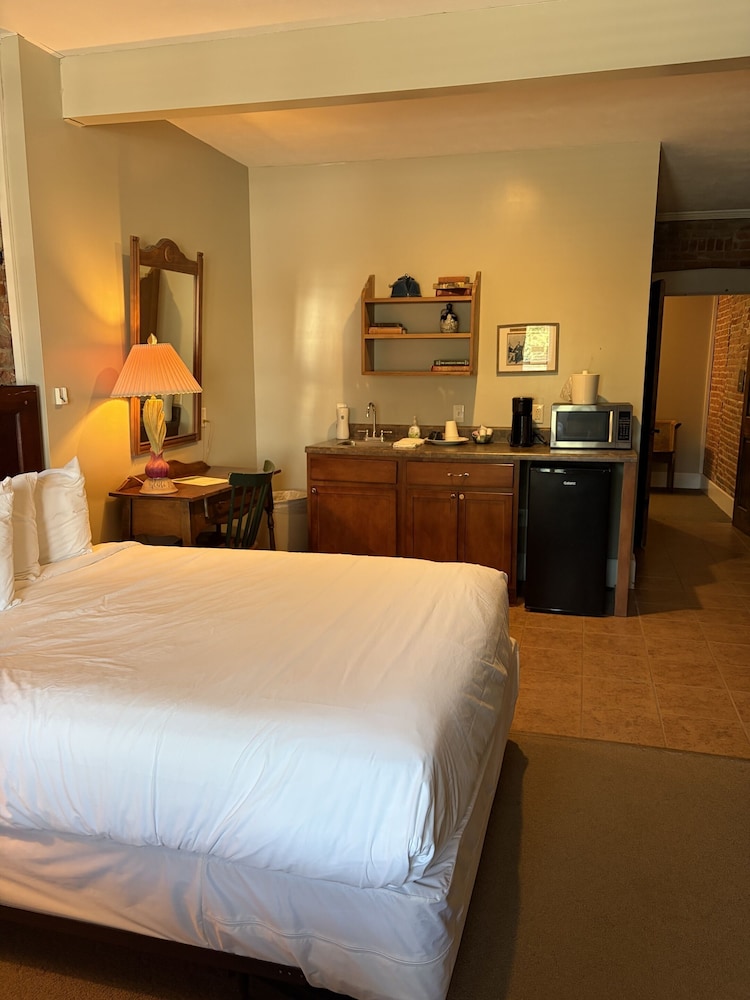 William Watson Hotel 17/49