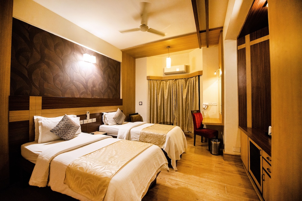 Hotel Bangalore Gate 22/81