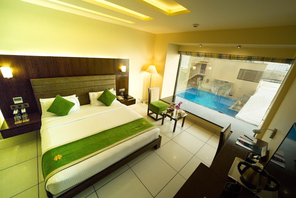 THE GOLD BEACH RESORT 11/41