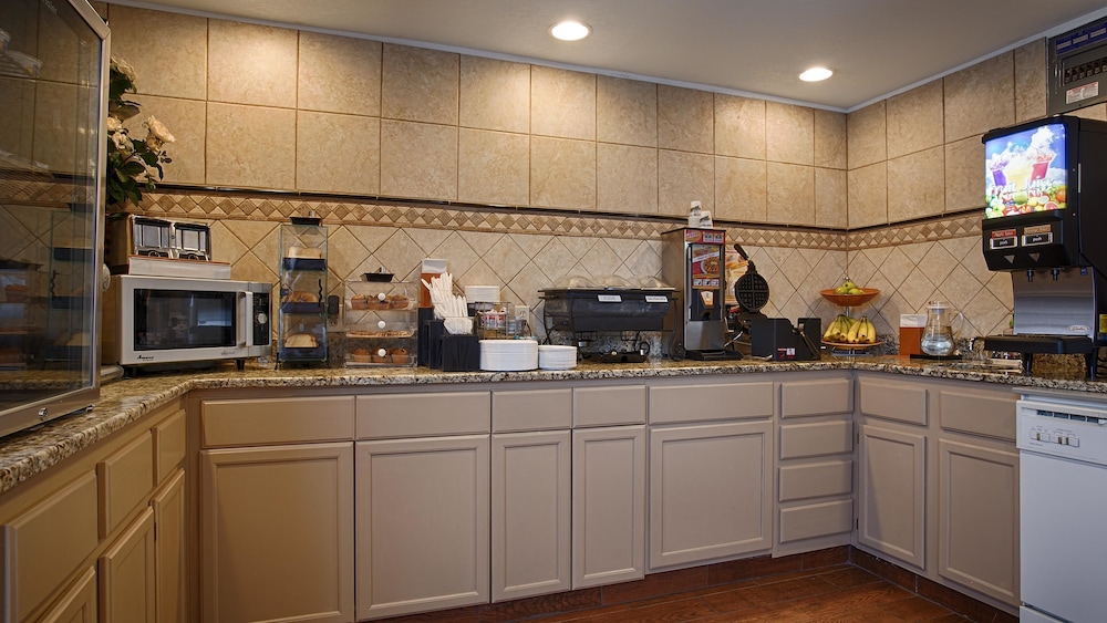 SureStay Hotel by Best Western Ottawa 11/42