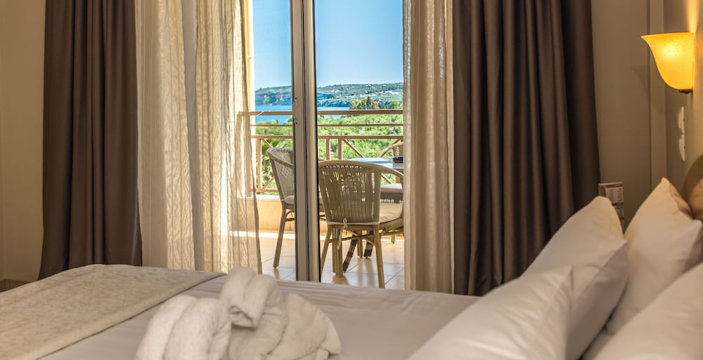 Colonides Beach Hotel 38/74