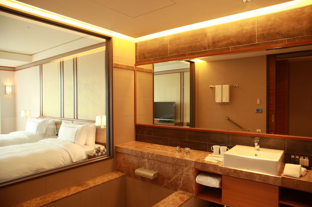 Evergreen Resort Hotel Jiaosi 15/70