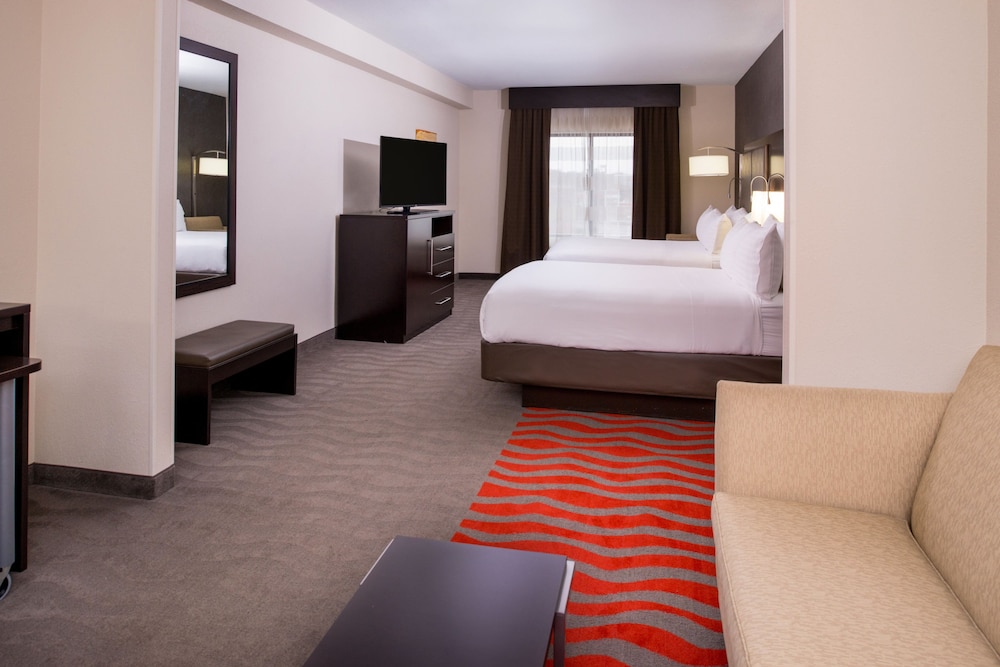Holiday Inn Express Suites Monroe 26/58