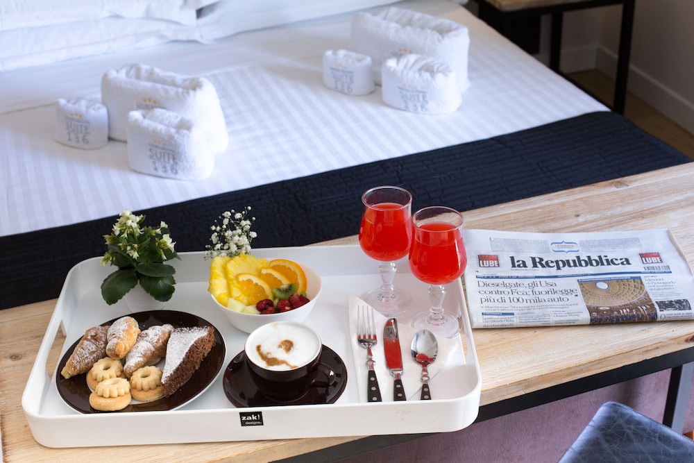 Suite 136 Luxury Rooms 33/50