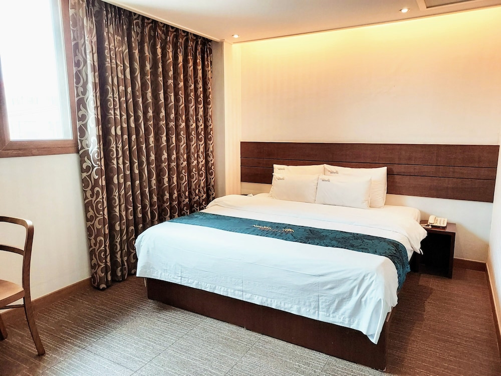 Namsan Hill Hotel 22/62