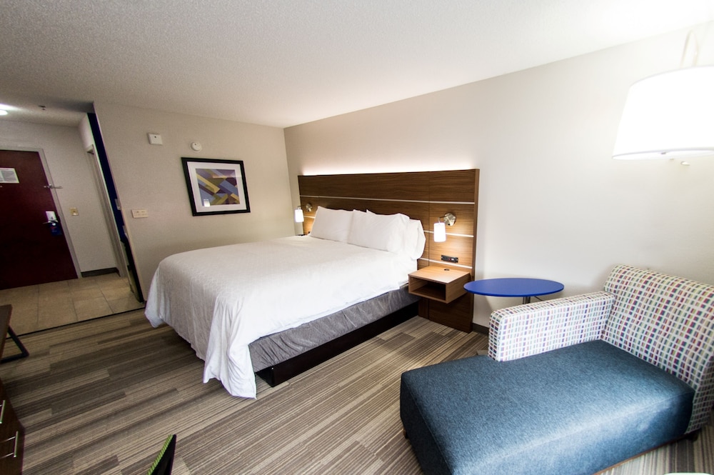 Holiday Inn Express Hotel And Suites Statesville 24/59