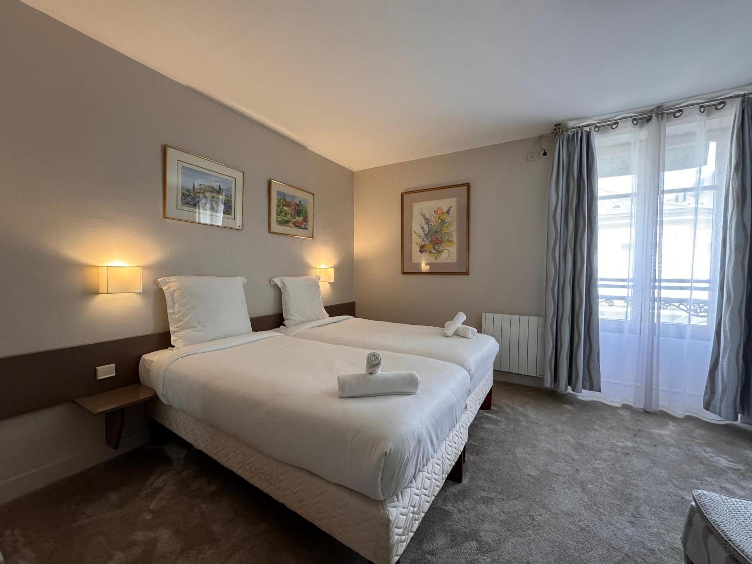 Hotel Paris Vesinet 11/29