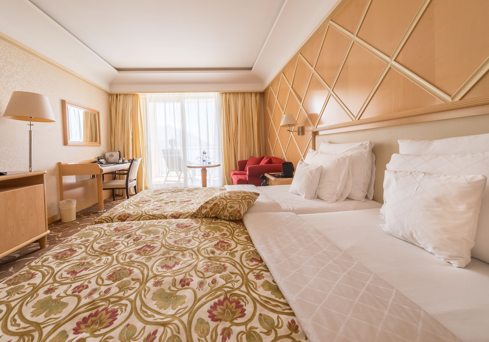 ROMANTIC, SUPERIOR, DOUBLE OR TWIN BED