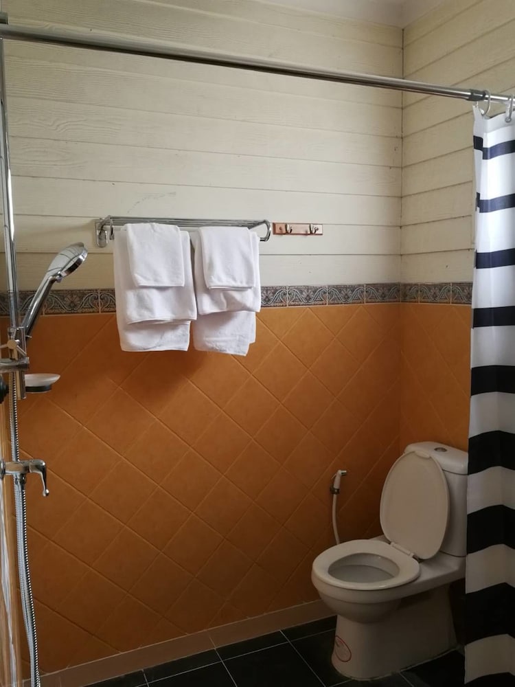 Nonnaisuan Resort 14/15