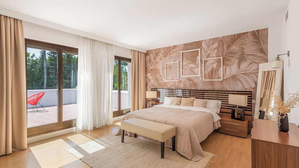 Host Villas & Suites 18/50
