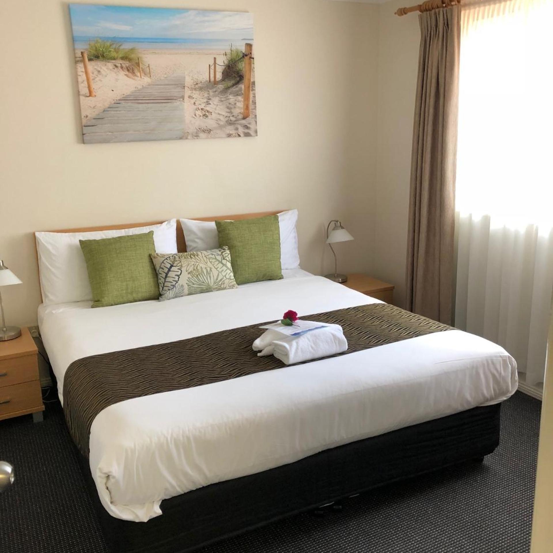 Deluxe, King Bed, Accessible