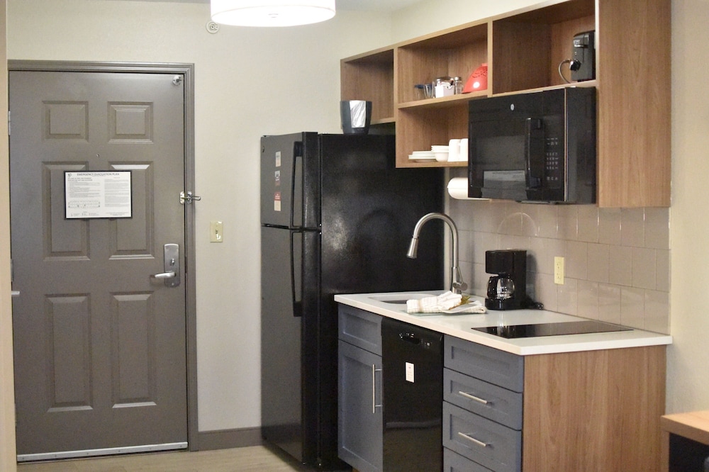Candlewood Suites Fayetteville – University of Arkansas 63/63