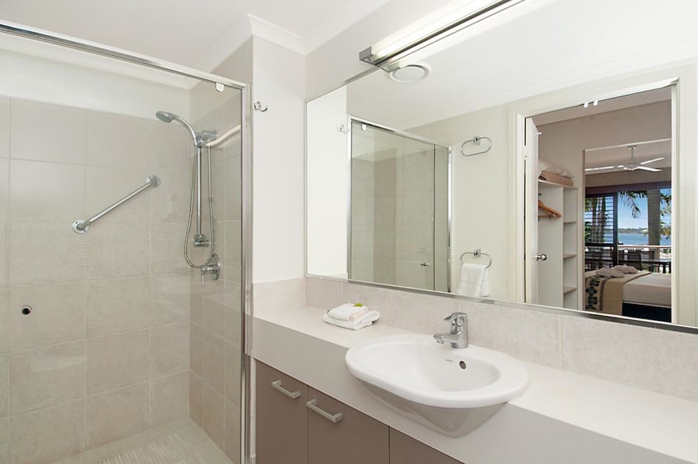 OFFSHORE NOOSA RESORT 76/78