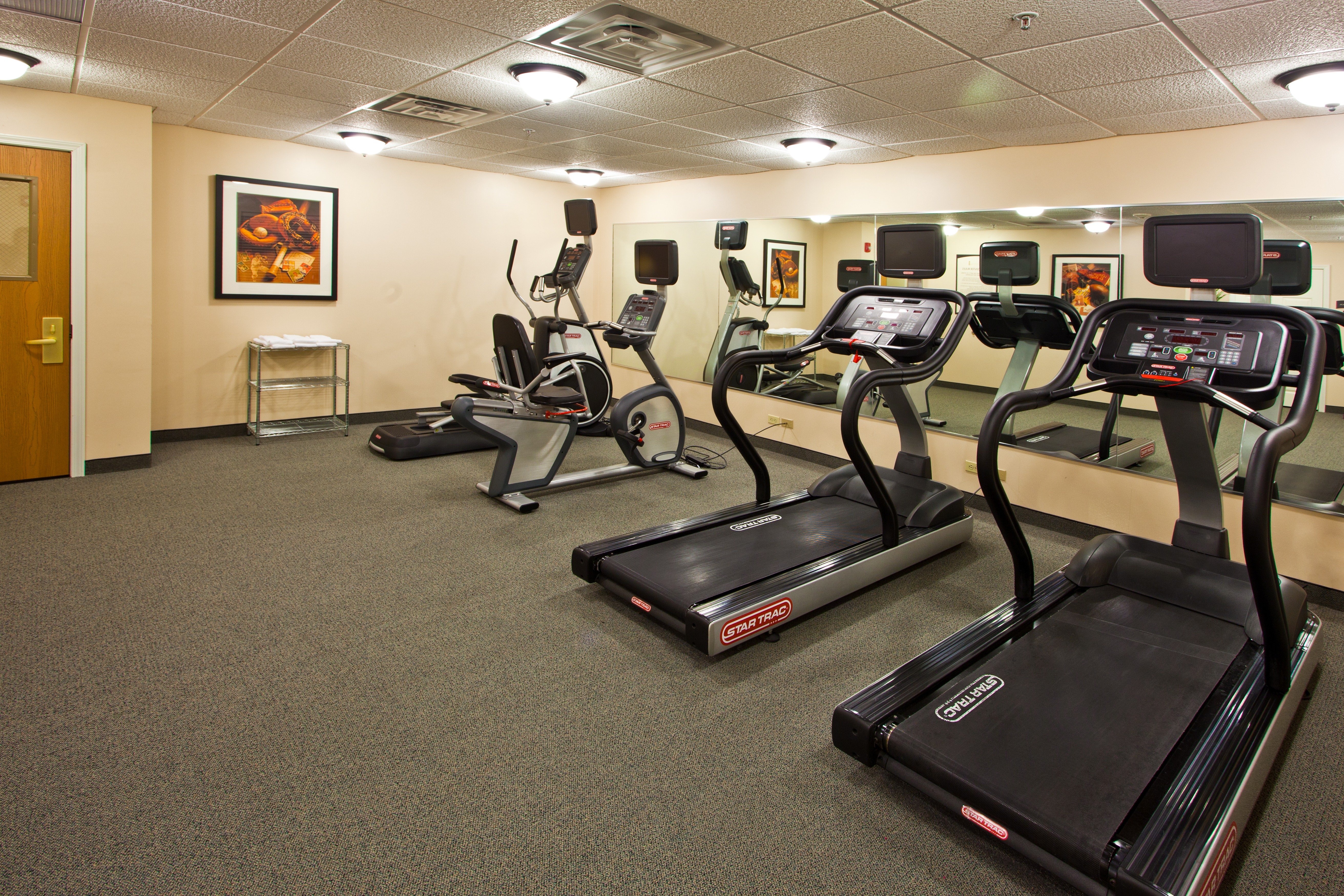 Staybridge Suites Lansing-Okemos 40/84