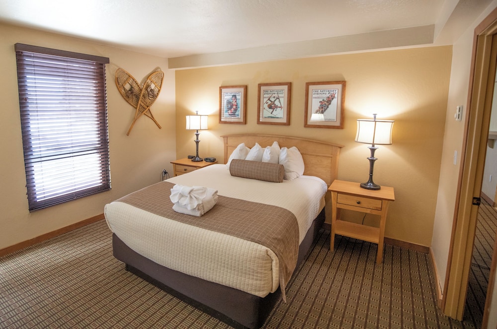 2 Bedrooms, King and Queen Bed, Murphy Bed