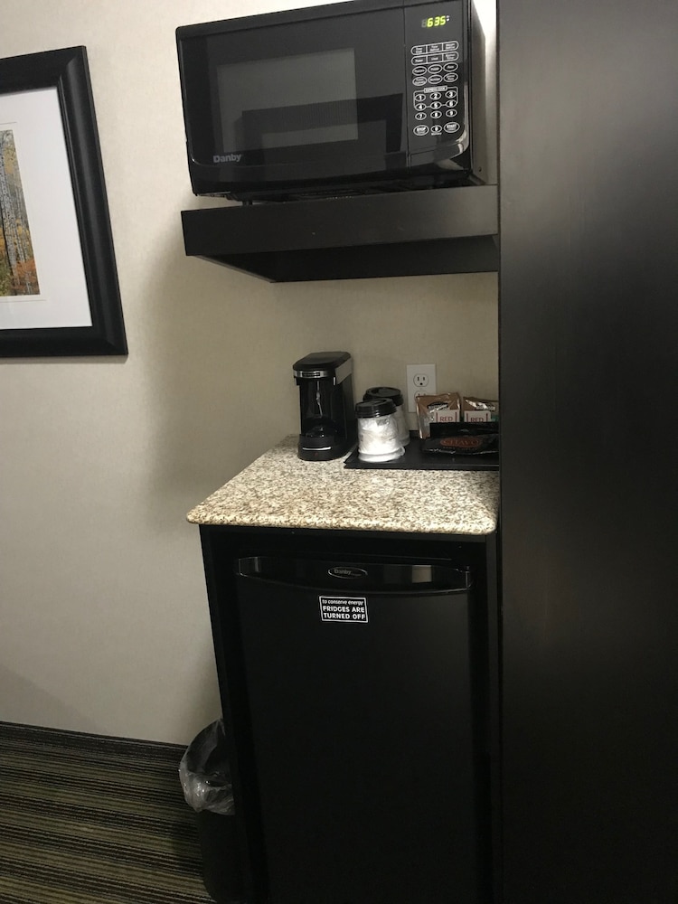 Best Western Plus Sherwood Park Inn and Suites 30/59