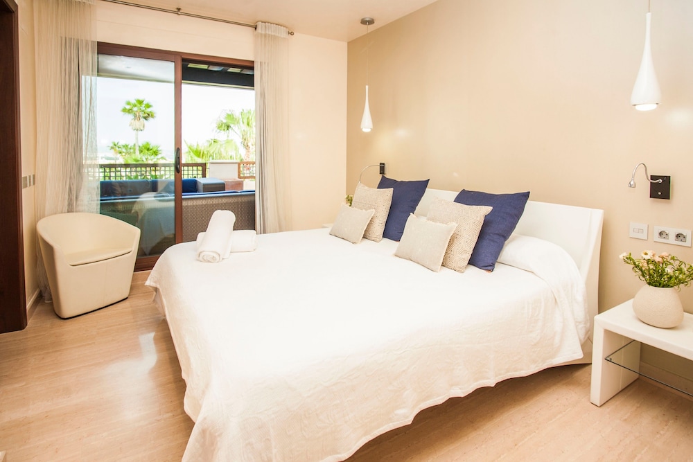 3 BEDROOMS, PENTHOUSE, PRIVATE POOL