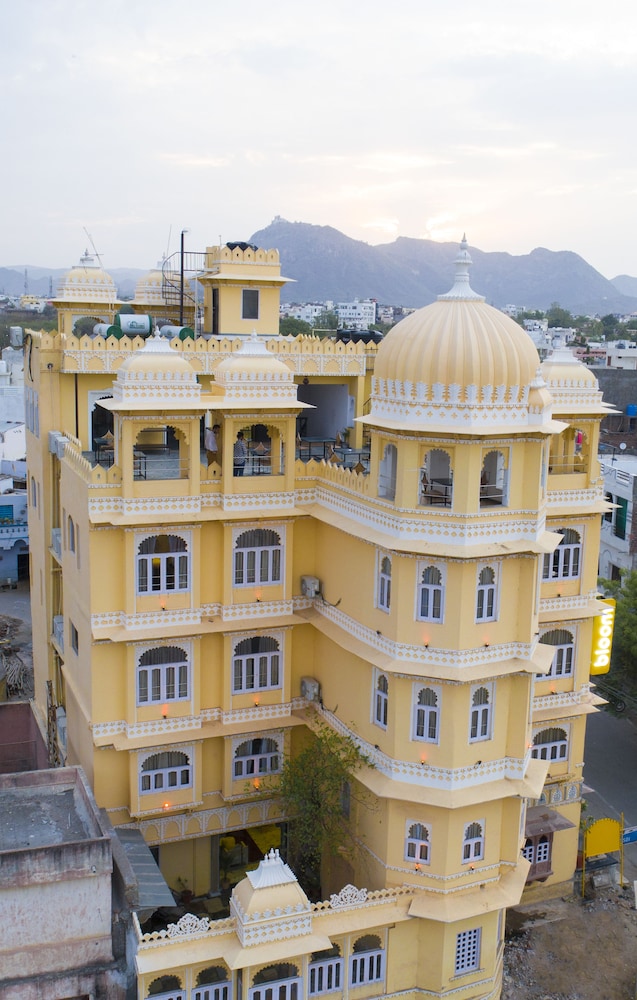 Bloom Boutique Udaipur (Lake Pichola) in UDAIPUR