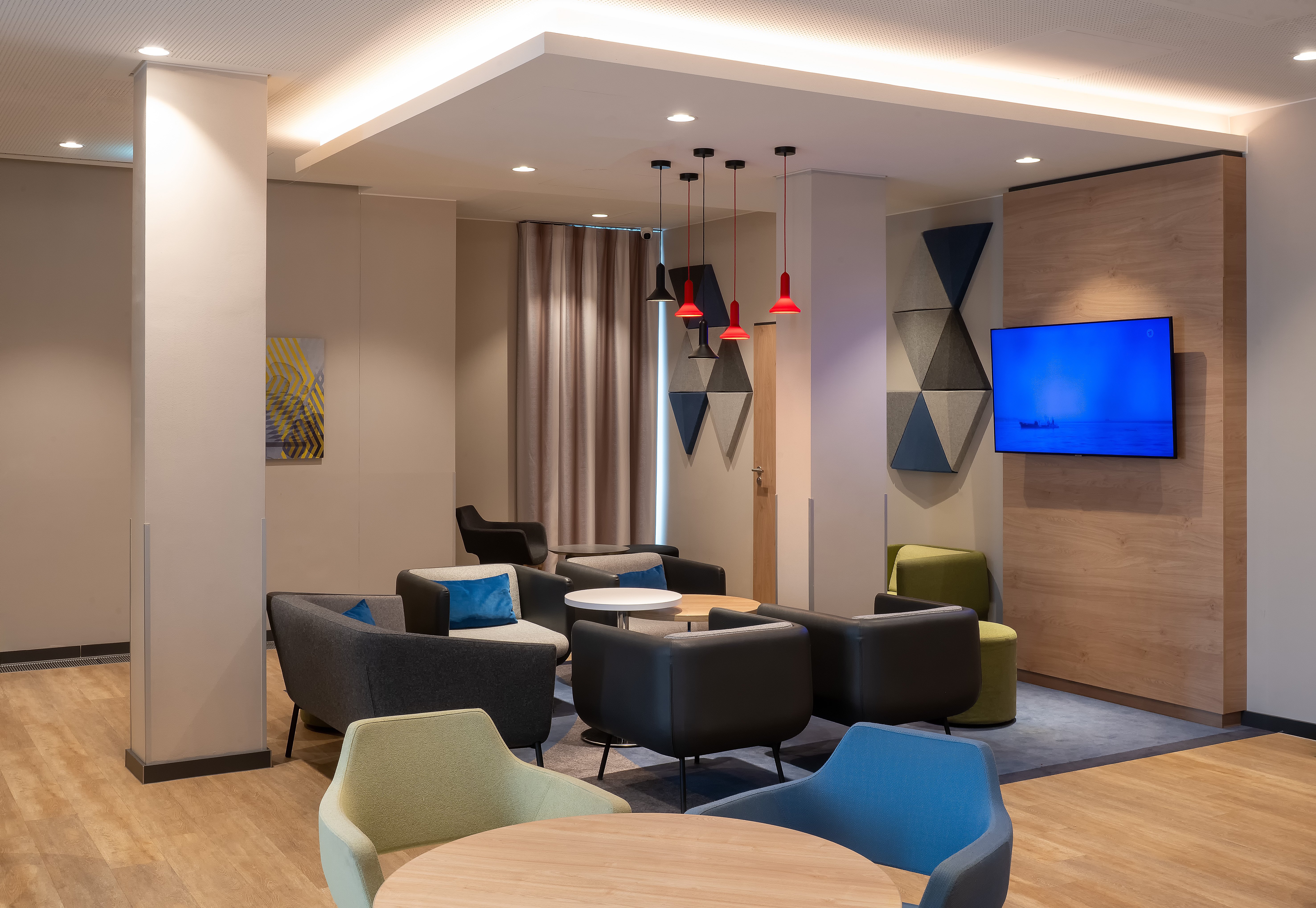 Holiday Inn Express Munich North, an IHG Hotel 67/71