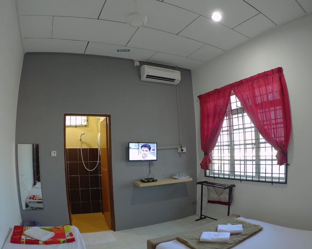 Semarak Beach Inn 28/45
