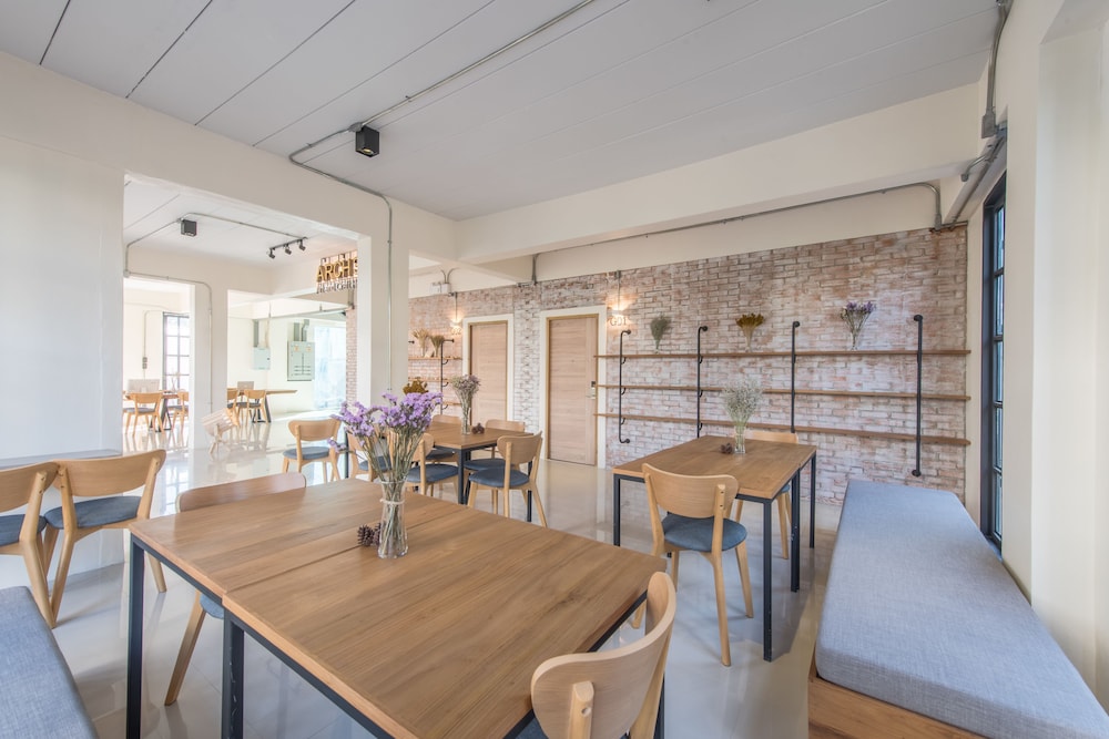 Arch39 Art & Craft Hotel 61/75
