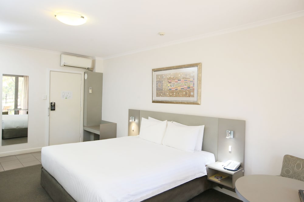 Executive, King Bed