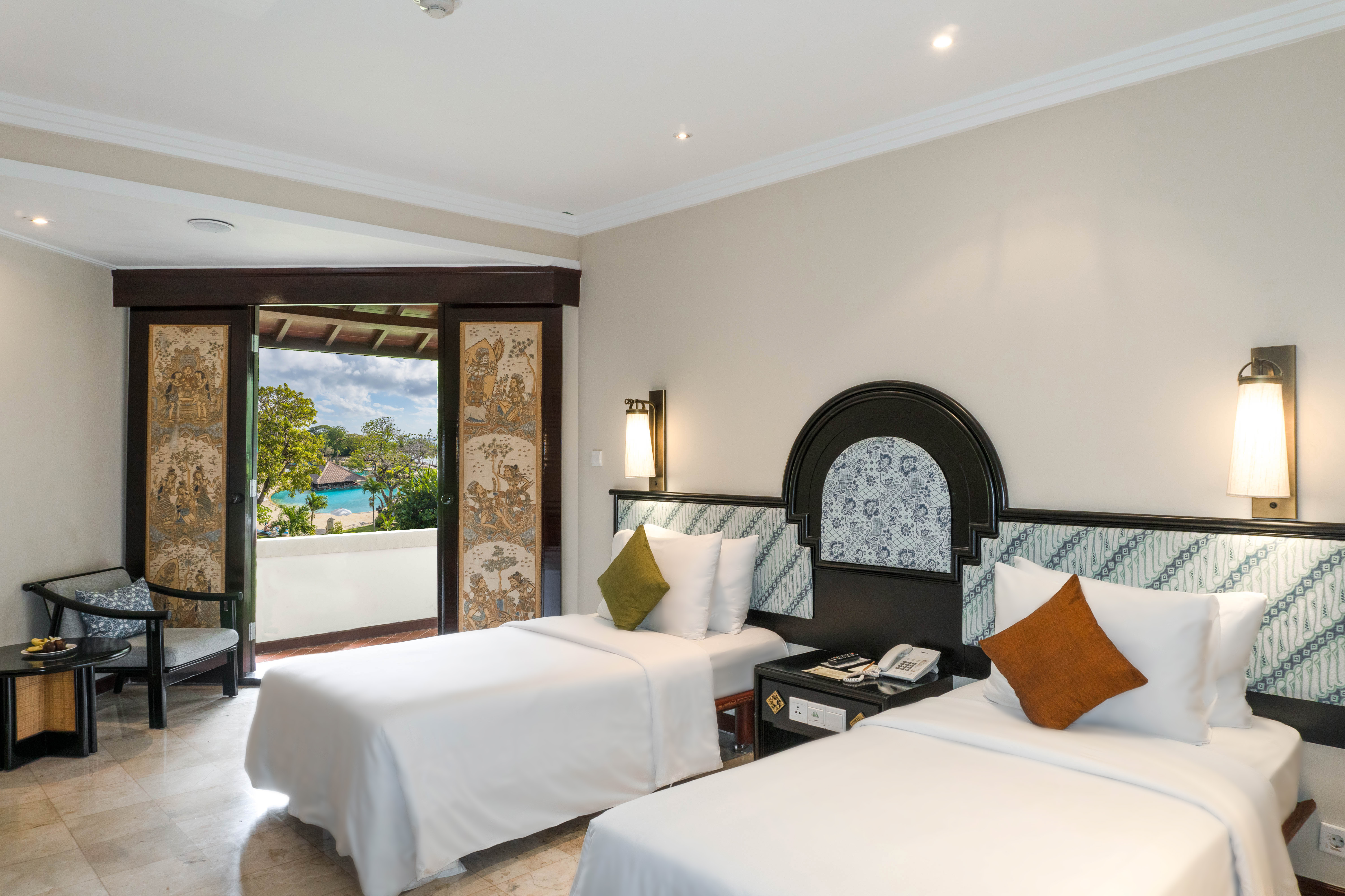 Deluxe Pool View Twin Bed