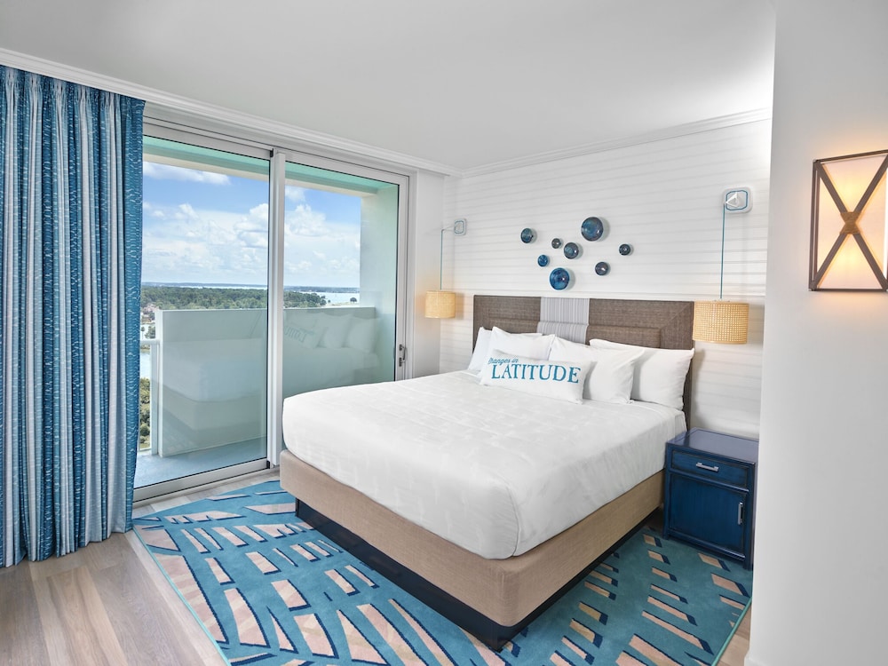 EXECUTIVE, SUITE, ACCESSIBLE