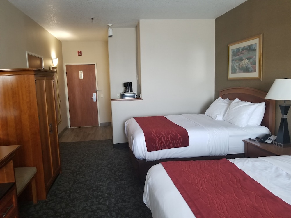 غرفة بسريرين كوين، Comfort Inn & Suites I-25 near Spaceport America 3/5