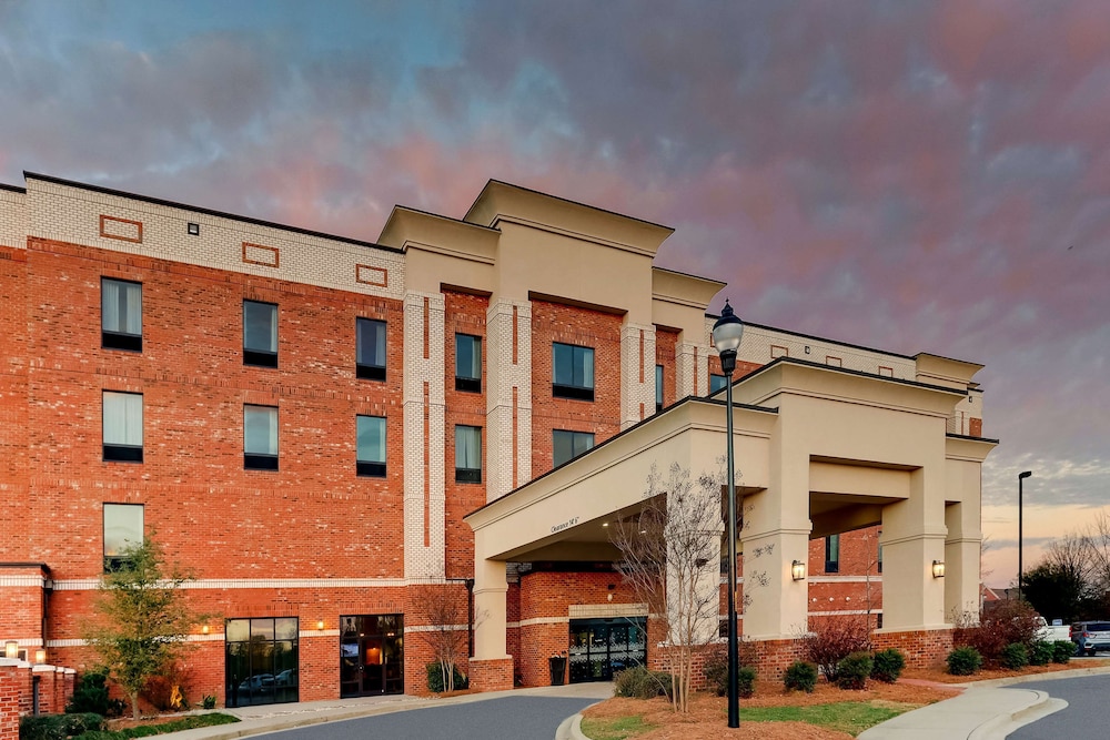 Hampton Inn & Suites Hartsville 1/76