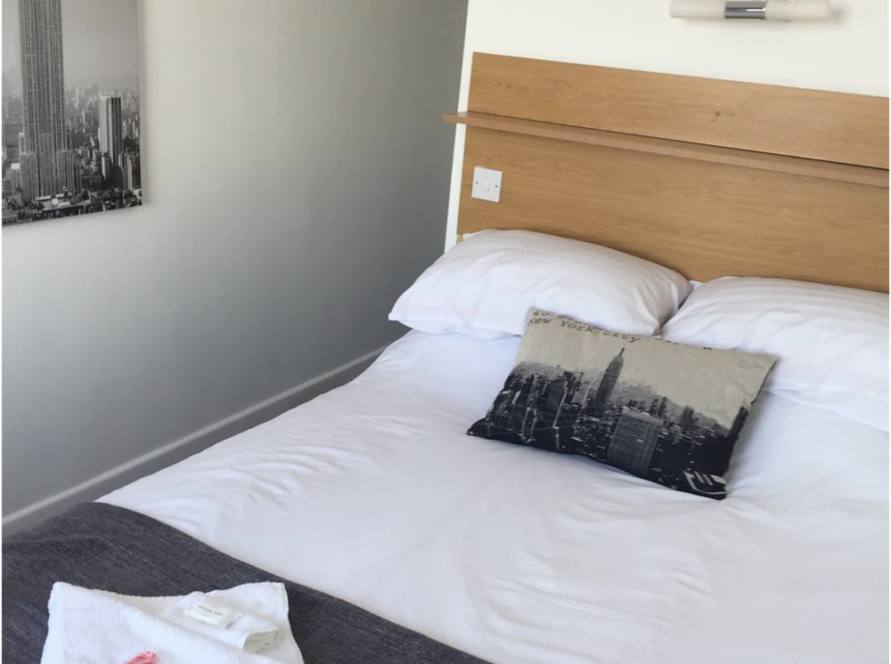 The Sandford Promenade Hotel 8/42