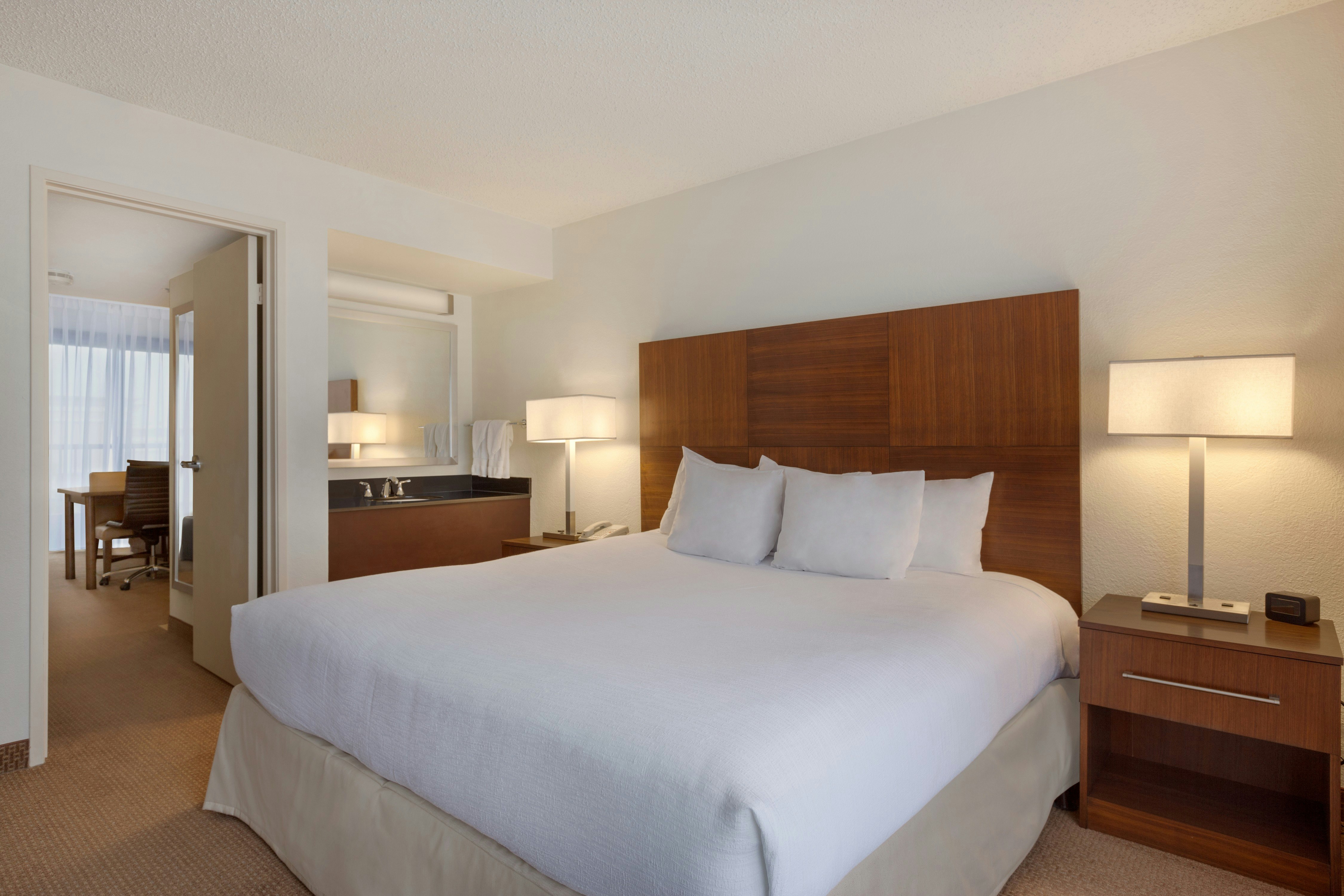 2 ROOMS, SUITE, KING BED