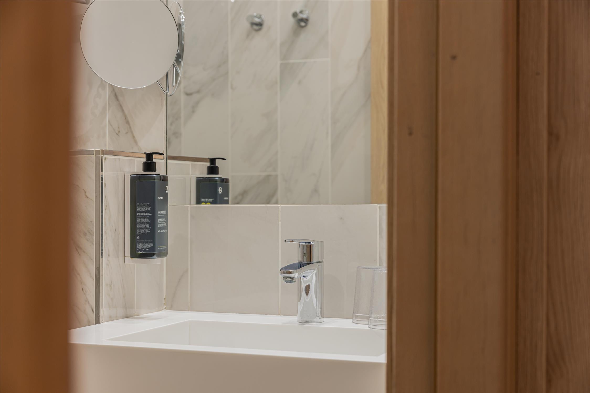 غرفة كلاسيكية بسرير كوين، Best Western Plus Hotel Comedie Saint-Roch 5/5