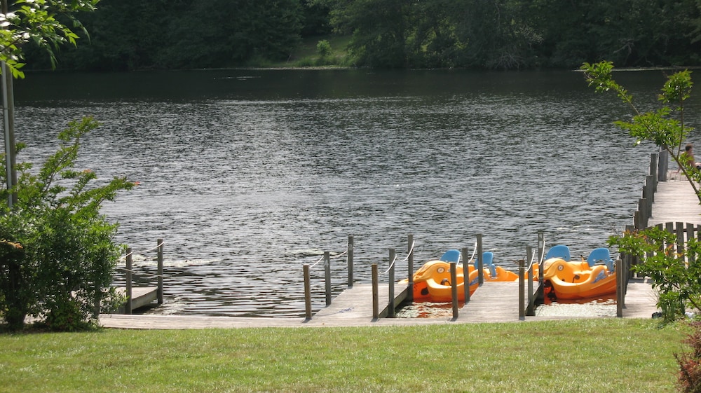 Highland Lake Inn & Resort 73/77