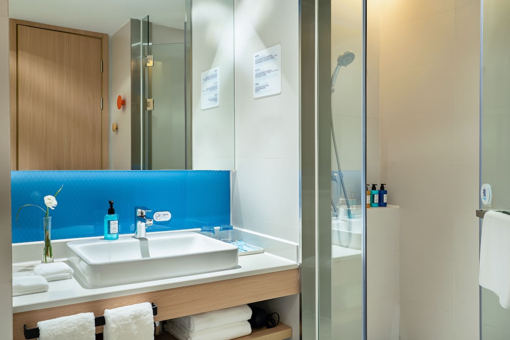 Standard, Twin Beds, Extra Floor Space