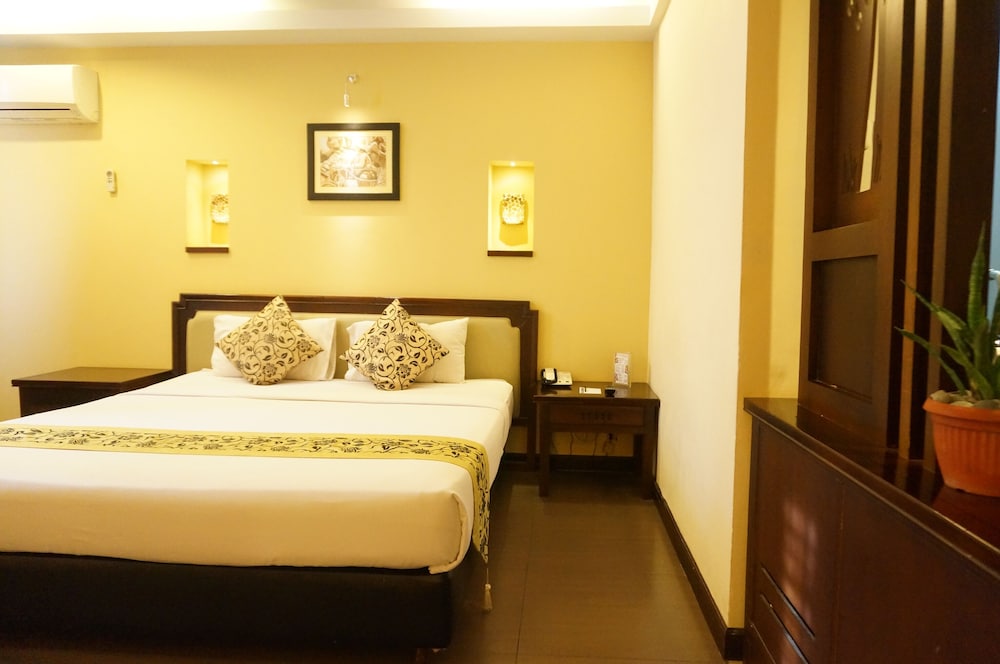 Losari Beach Hotel 8/26