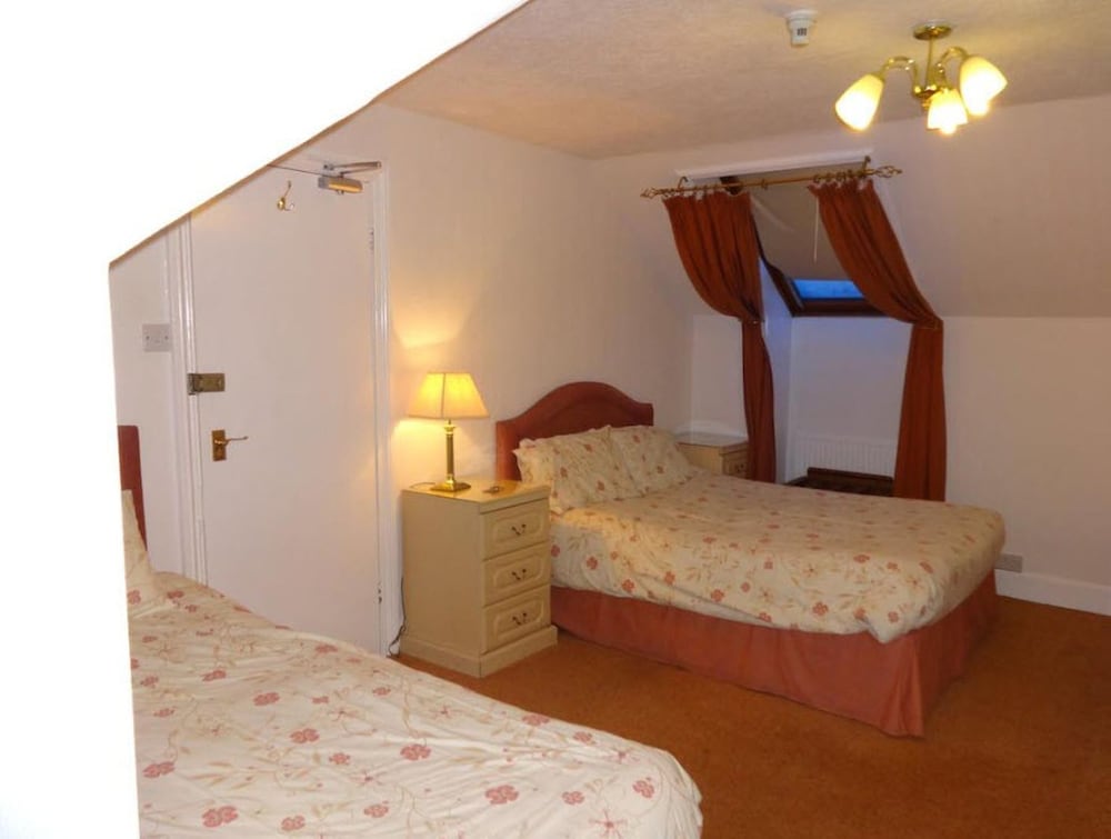 Aberdour Guest House 10/22