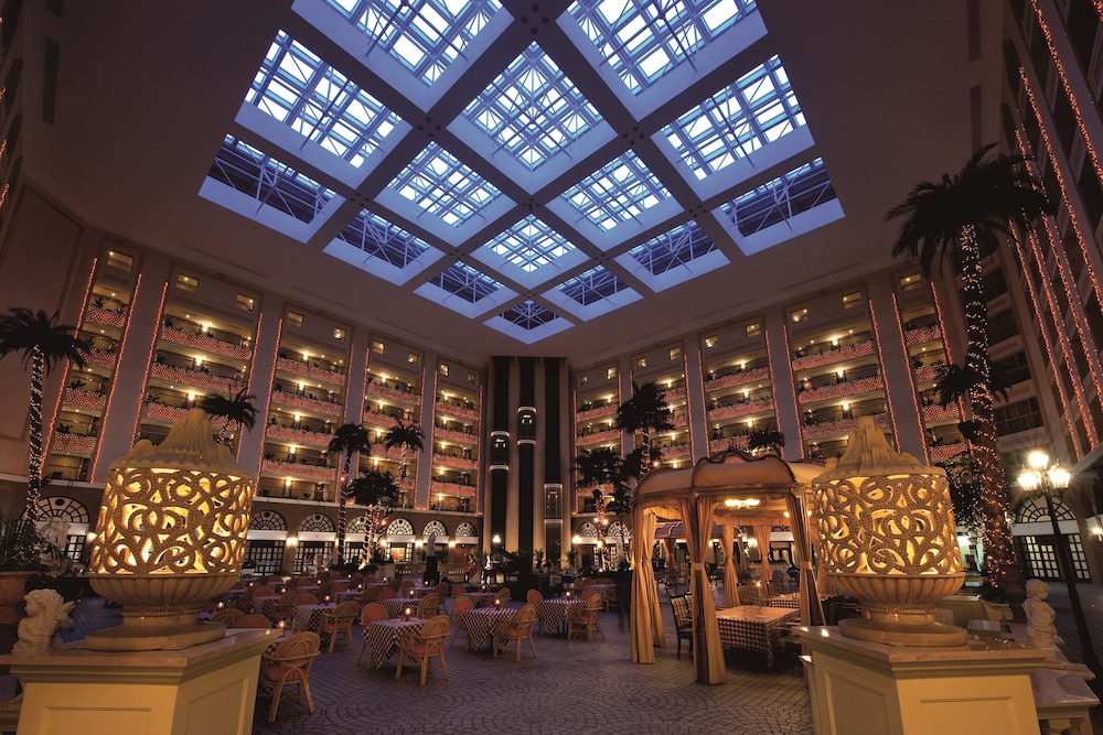 Sunworld Dynasty Hotel 42/45