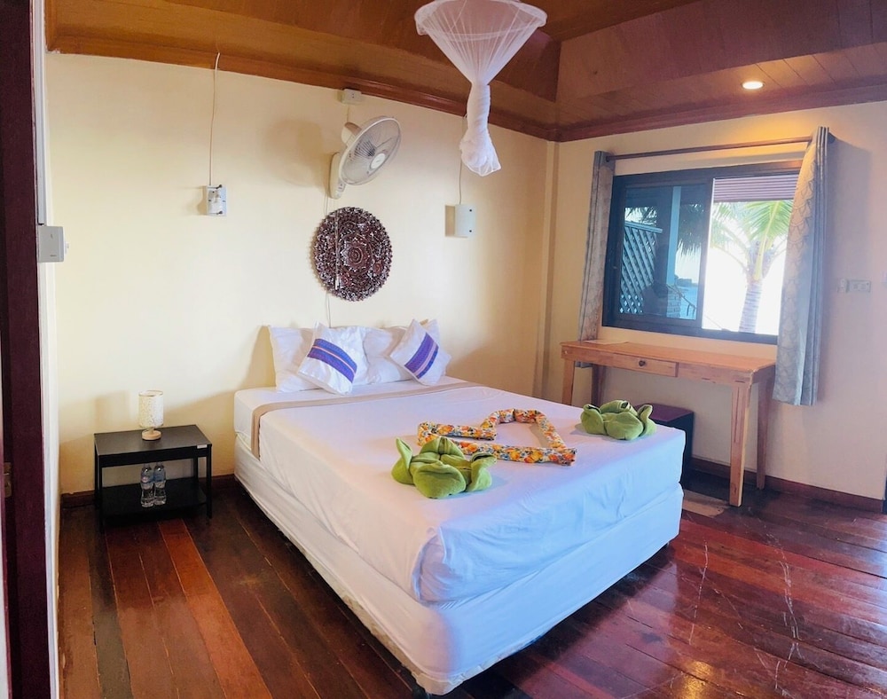 BOTTLE BEACH 1 RESORT 15/74